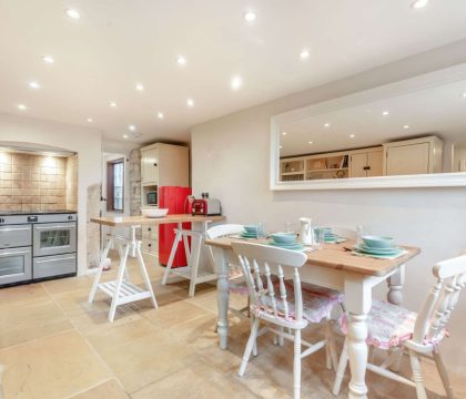 Primrose Cottage Kitchen - StayCotswold