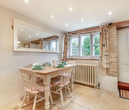 Primrose Cottage Kitchen - StayCotswold