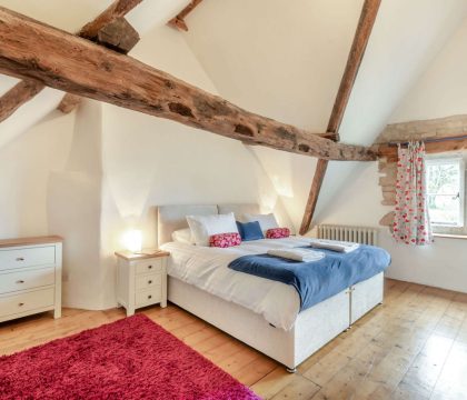 Primrose Cottage Master Bedroom - StayCotswold