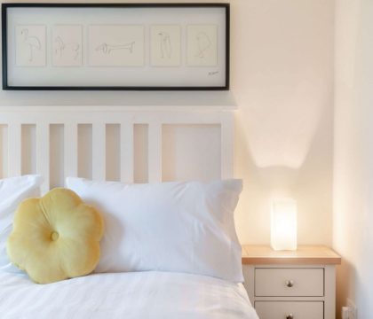 Primrose Cottage Bedroom 2 - StayCotswold