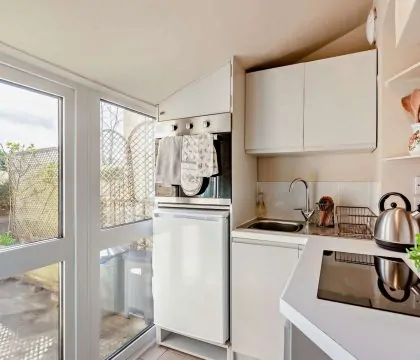 Pyatt's Pad Kitchen - StayCotswold