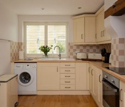 Devon House Cottage Kitchen - StayCotswold