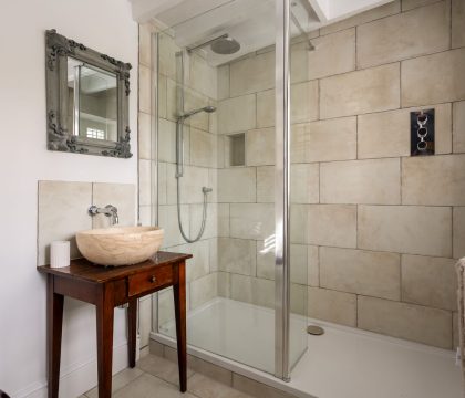 Archway House Bedroom 2 Ensuite - StayCotswold