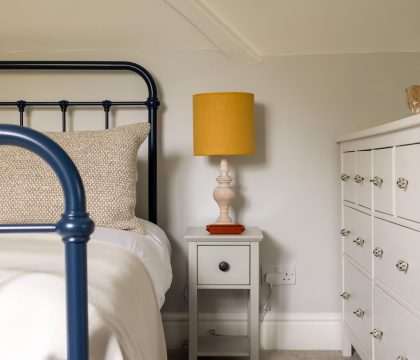 Archway House Bedroom 2 - StayCotswold