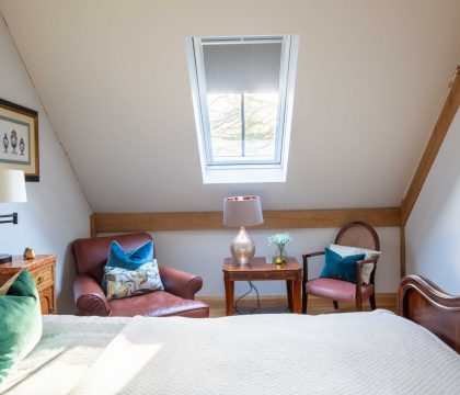 The Sycamore Master Bedroom - StayCotswold