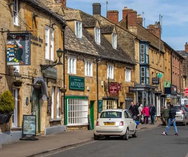 Moreton-in-Marsh High Street