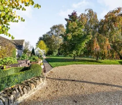 The Hayloft Shared Garden - StayCotswold
