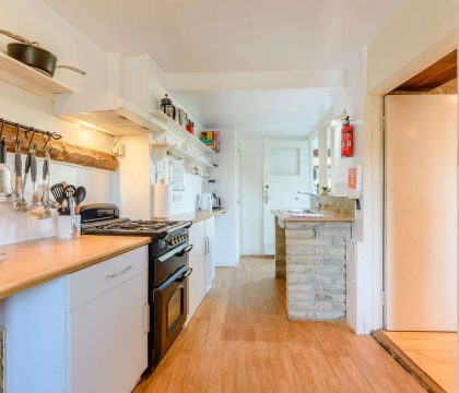 Steps Cottage Kitchen - StayCotswold
