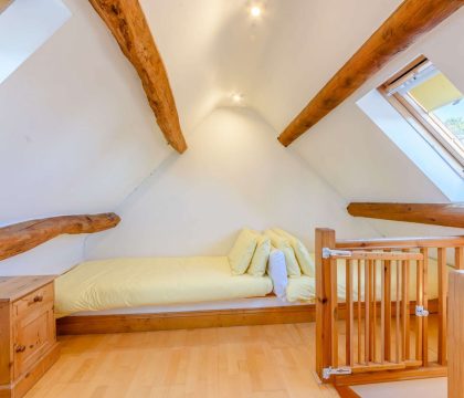Steps Cottage Landing Area - StayCotswold