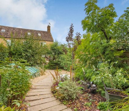 Steps Cottage Garden - StayCotswold