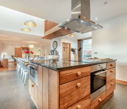 Yew Barn Kitchen - StayCotswold