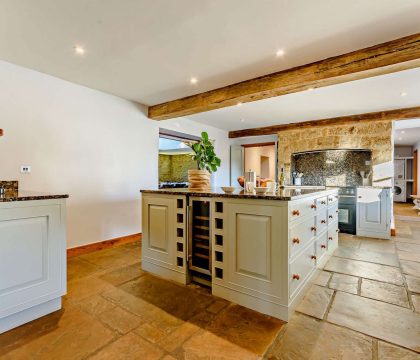 Stonewell Farmhouse Kitchen - StayCotswold 