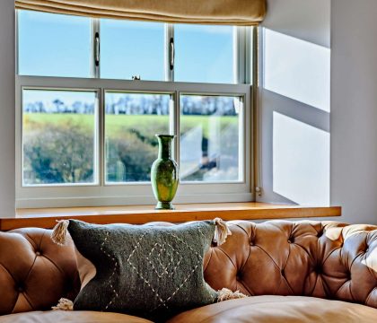 Stonewell Farmhouse Family Area - StayCotswold 