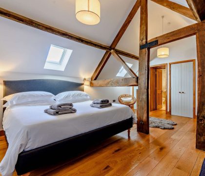 Stonewell Farmhouse Master Bedroom - StayCotswold