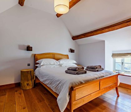 Stonewell Farmhouse Bedroom 7 - StayCotswold