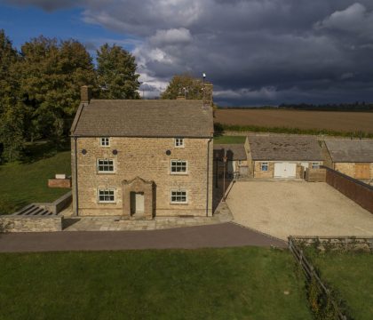 Stonewell Farmhouse  - StayCotswold