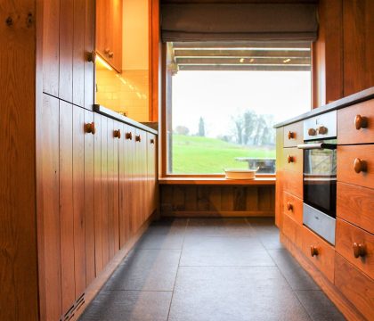 Oak Barn Kitchen - StayCotswold