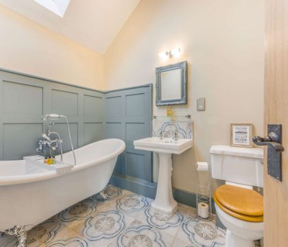 Little Barford Mill Bedroom 4 Ensuite - StayCotswold