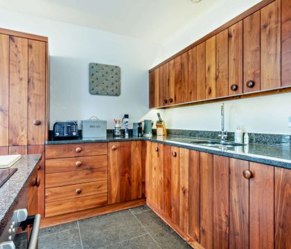 Walnut Barn Kitchen - StayCotswold