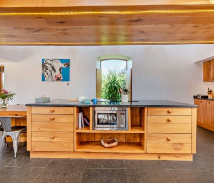 Elm Barn Kitchen - StayCotswold