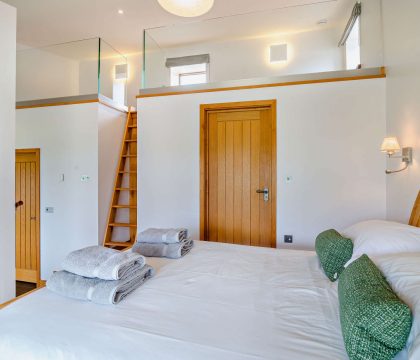 Ash Barn Master Bedroom - StayCotswold