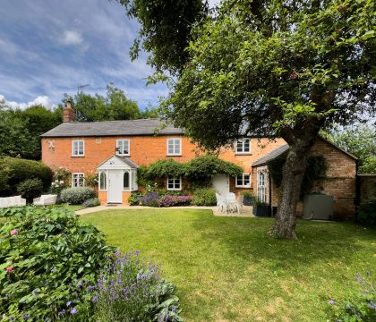 Carpenters Cottage Garden - StayCotswold