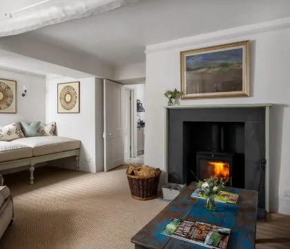Woodman Cottage Snug - StayCotswold