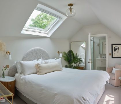 Carpenters Cottage Master Bedroom - StayCotswold