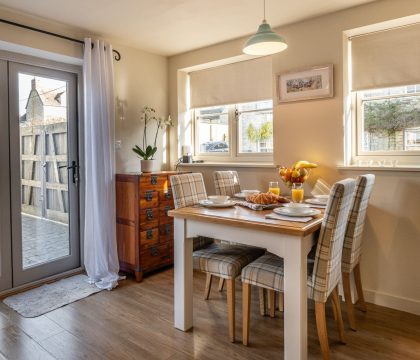 King's Cottage Kitchen/diner - StayCotswold