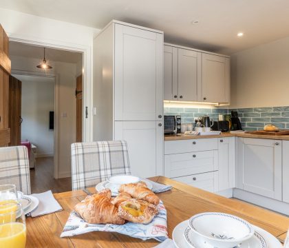 King's Cottage Kitchen/diner - StayCotswold
