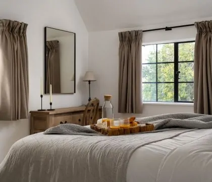 Garth Cottage Master Bedroom - StayCotswold