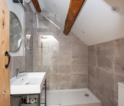 The Hayloft Bathroom - StayCotswold