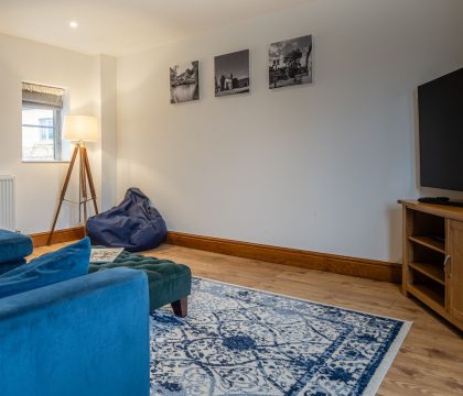 Benson Cottage TV Room - StayCotswold