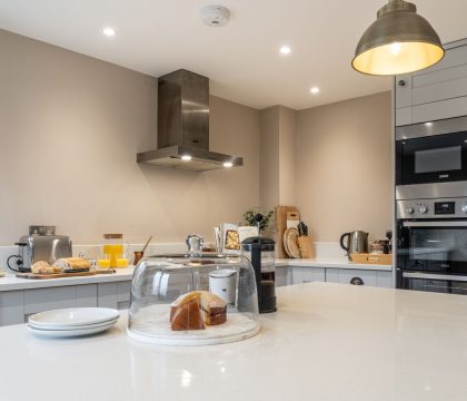 Benson Cottage Kitchen - StayCotswold