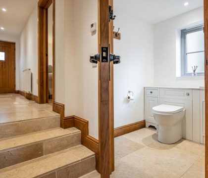 Benson Cottage Cloakroom - StayCotswold