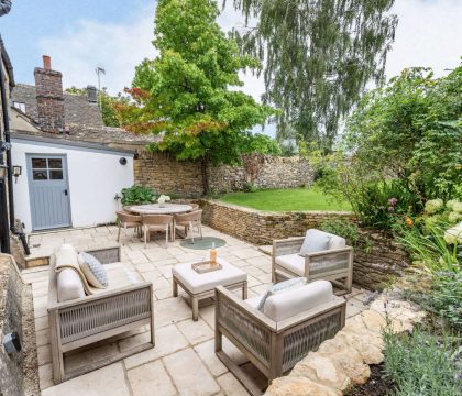 Manor Farm Cottage Patio - StayCotswold