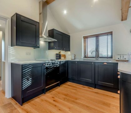 Corner House Barn Kitchen - StayCotswold