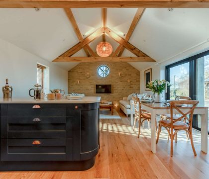 Corner House Barn Dining Area - StayCotswold