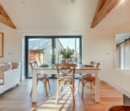 Corner House Barn Dining Area - StayCotswold