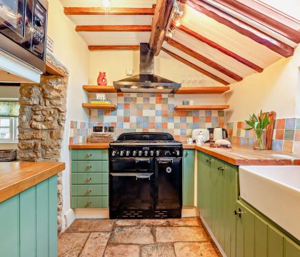 Rose Cottage Kitchen - StayCotswold