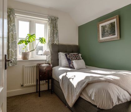 Blenheim Corner Bedroom 4 - StayCotswold