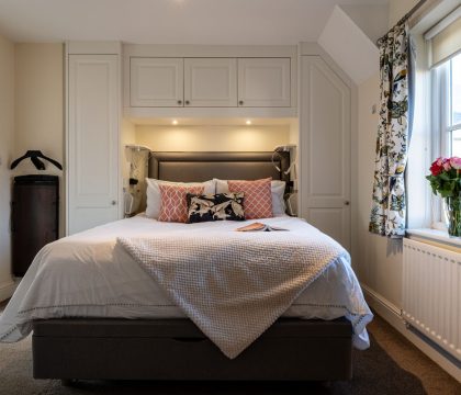 Blenheim Corner Master Bedroom - StayCotswold