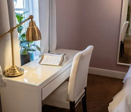 Blenheim Corner Bedroom 3 - StayCotswold