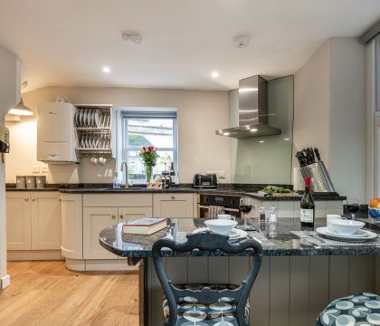 Evenlode Cottage Kitchen - StayCotswold