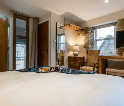 Evenlode Cottage Master Bedroom - StayCotswold