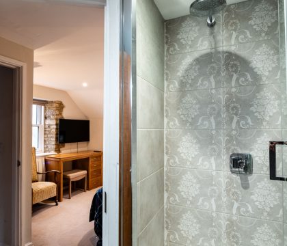 Evenlode Cottage Master Bedroom Ensuite - StayCotswold