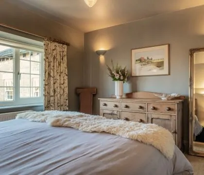 North End House Bedroom 2 - StayCotswold
