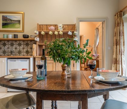 Guddlebrook Two Kitchen - StayCotswold