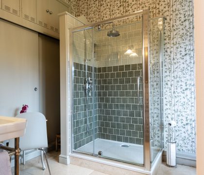 Guddlebrook Two Bathroom - StayCotswold
