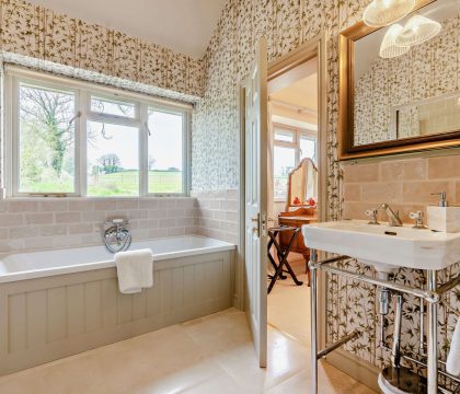 Guddlebrook Two Bathroom - StayCotswold